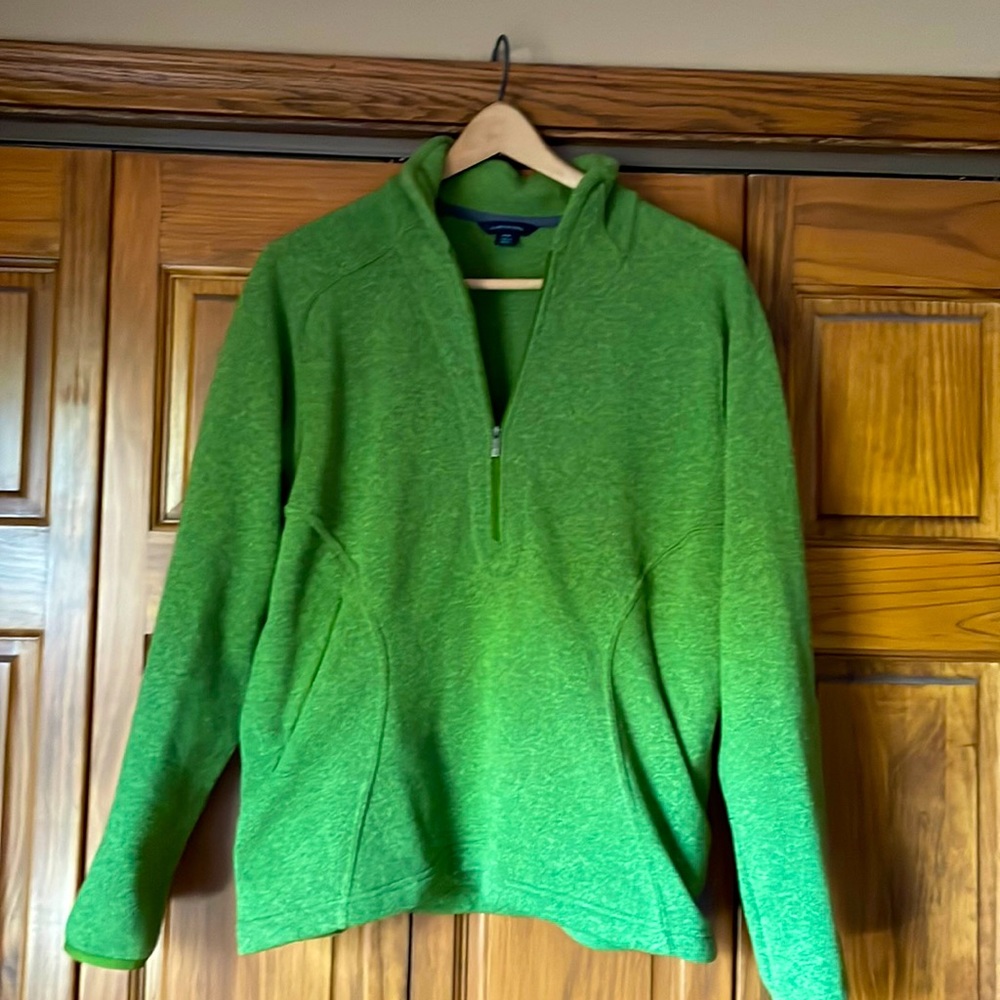 Women’s half zip pullover with 2 side zipper pockets